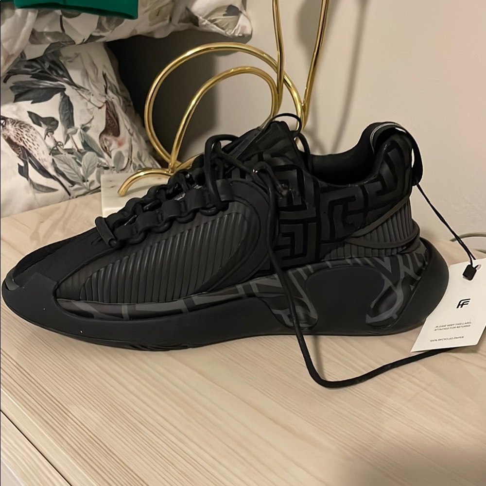 Balmain Black Textured Sneakers with Modern Silhouette